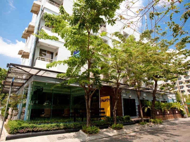 Synsiri Ladphrao 130 Hotell Bangkok Exteriör bild